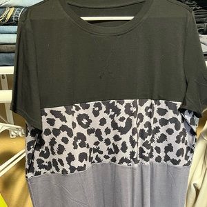 Color block cheetah tee
